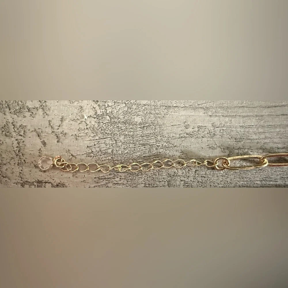 Elegant Gold Paperclip Link Bracelet - Picture 3 of 4